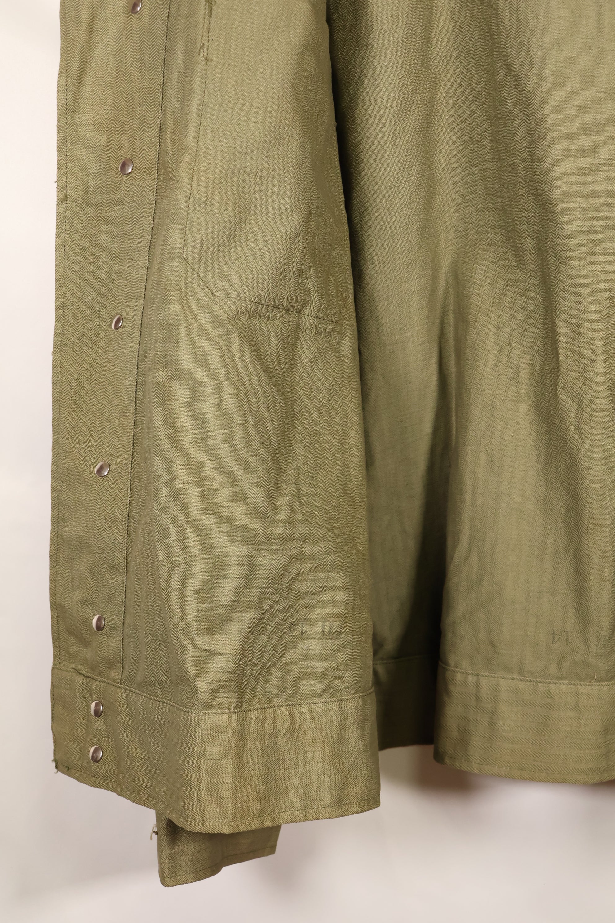 1940s 44R U.S. Army M-41 HBT utility jacket, almost unused.