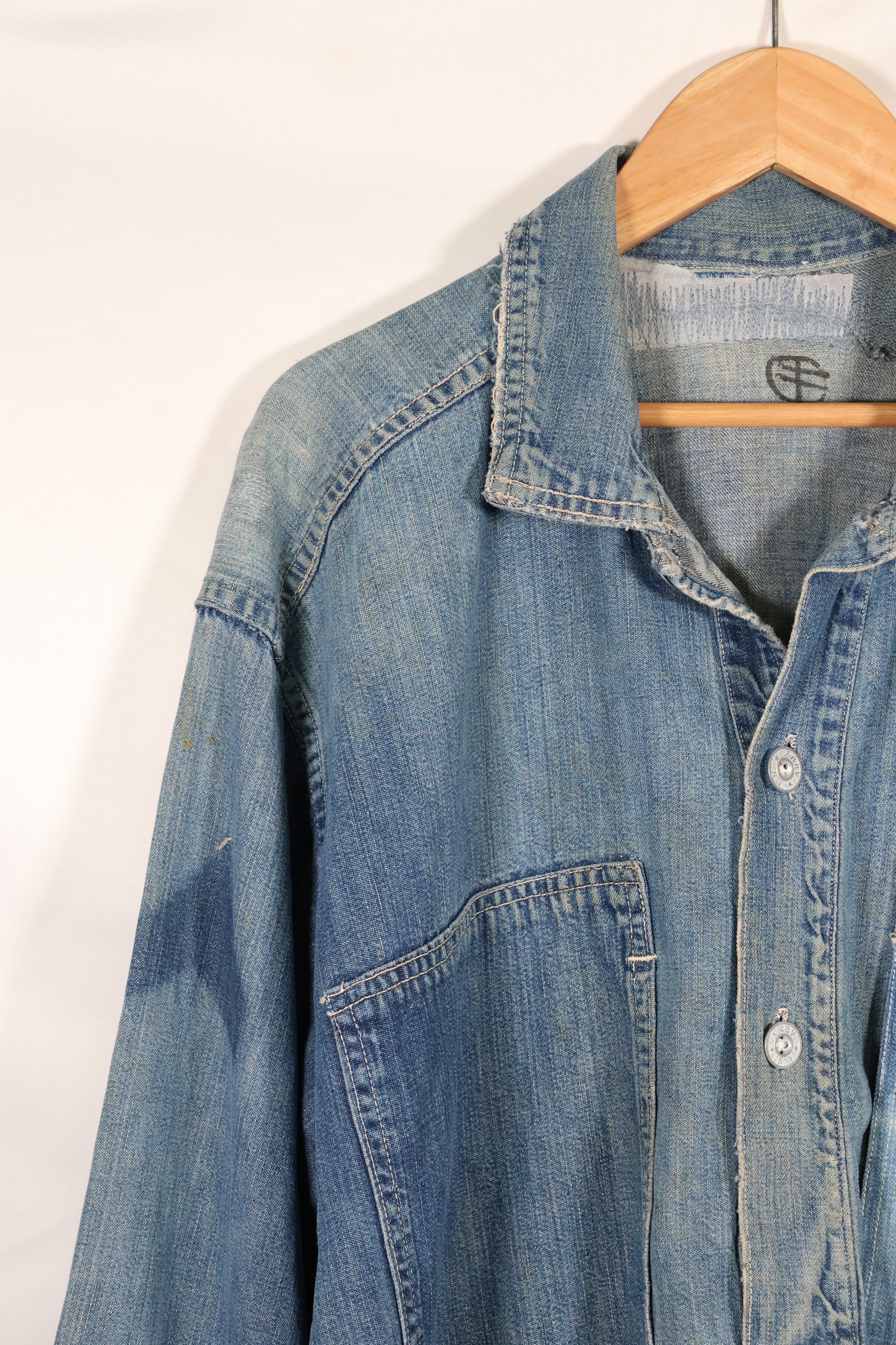 1930s U.S. Army denim pullover shirt, 3 buttons, used.