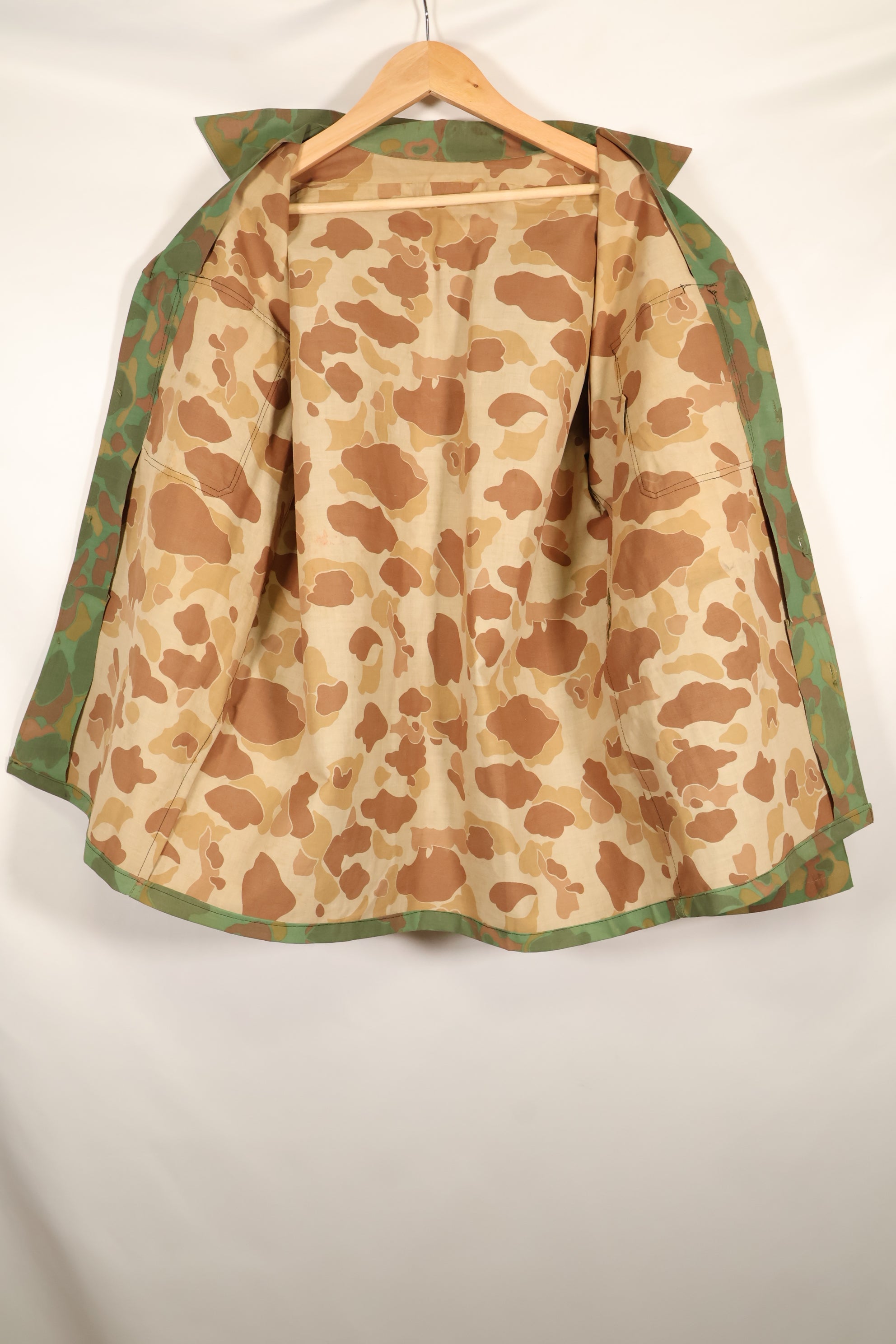 20 世纪 60 年代，私人采购，美国海军陆战队，青蛙皮披风衬衫和长裤套装，南越。