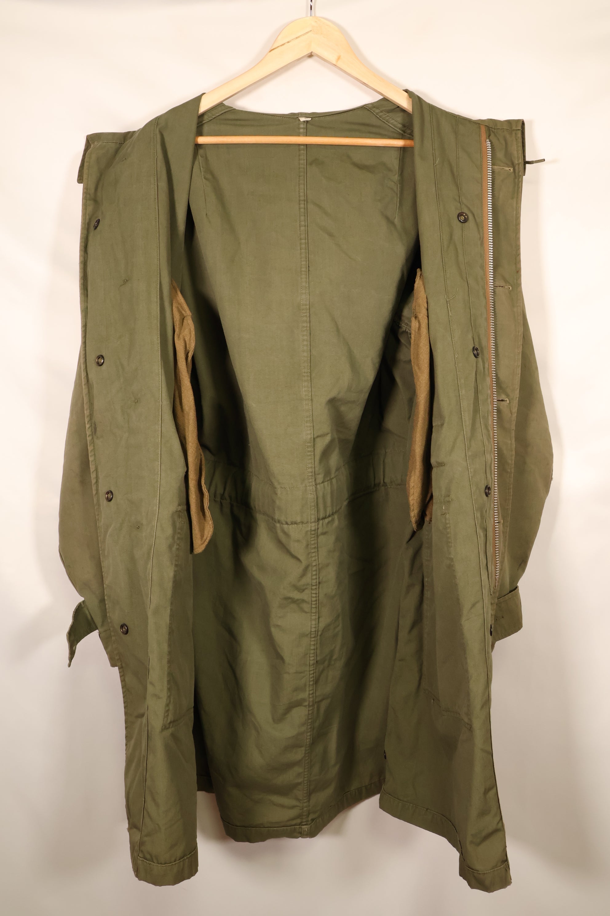 1940s MEDIUM M-1947 Field Parka, Army/Marine Corps, Shows Signs of Wear, Used