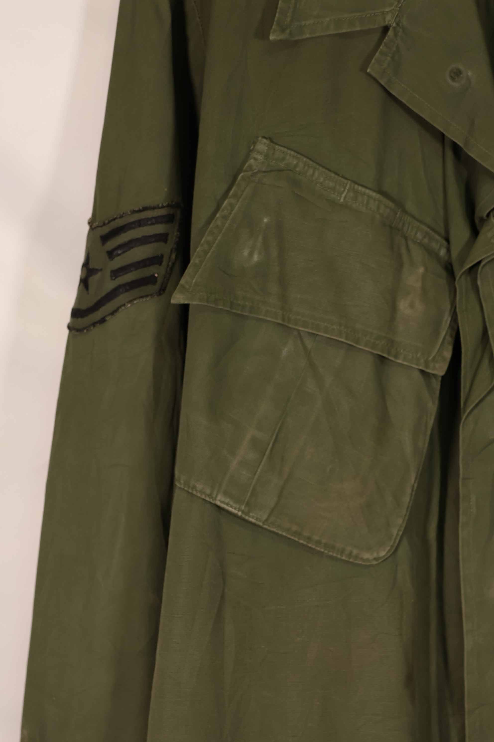 Real 1967 3rd Model Jungle Fatigue Jacket USAF, M-R with patches, used.