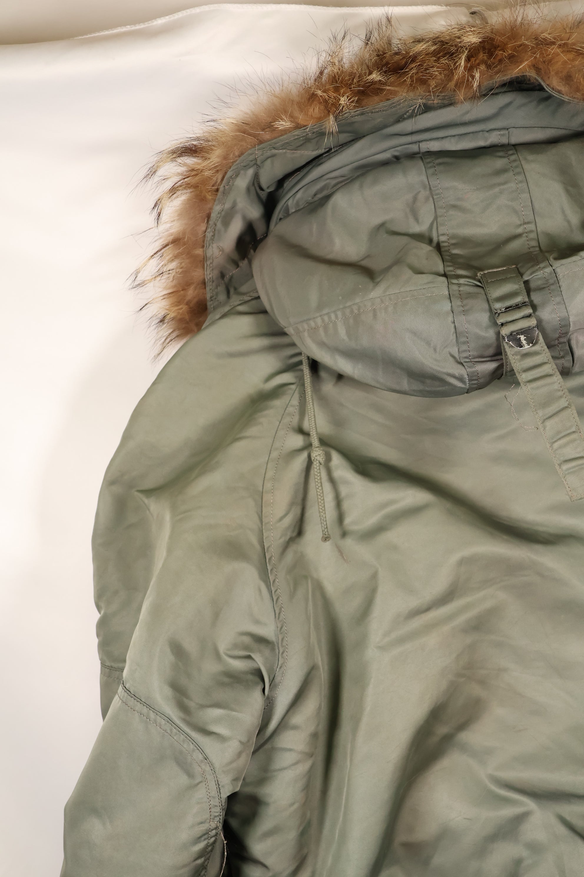 1950 年代大型美国空军美国空军 N3-B 飞行夹克，使用过，有钢印。