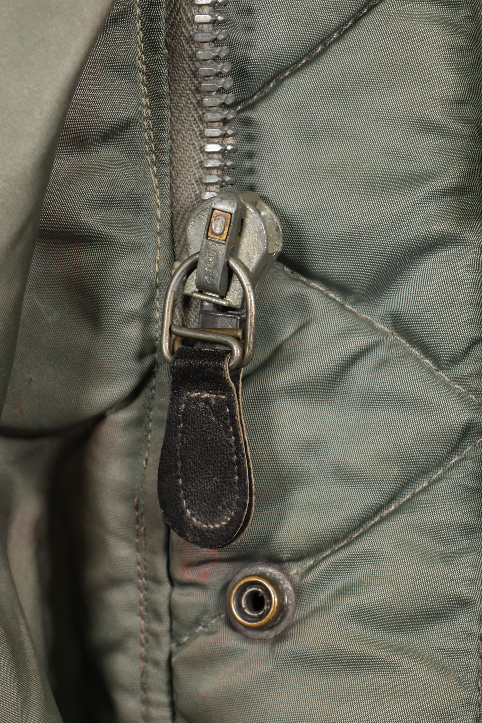 1950 年代大型美国空军美国空军 N3-B 飞行夹克，使用过，有钢印。