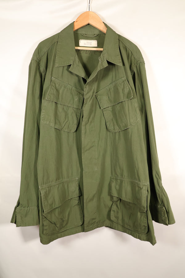 Circa 1966-67 L-R 2nd Model 3rd Model eclectic jungle fatigues jacket, used, good condition.