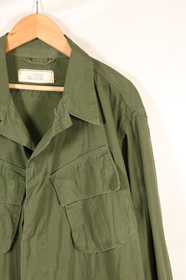 Circa 1966-67 L-R 2nd Model 3rd Model eclectic jungle fatigues jacket, used, good condition.