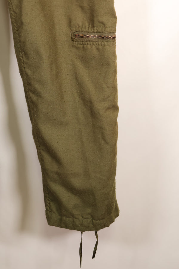 Early 1970s, estimated MEDIUM pilot fireproof pants, size tag missing, used.