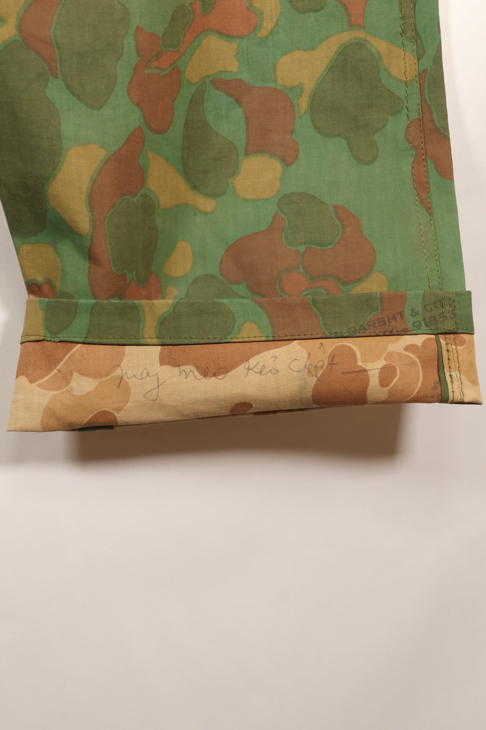 20 世纪 60 年代，私人采购，美国海军陆战队，青蛙皮披风衬衫和长裤套装，南越。