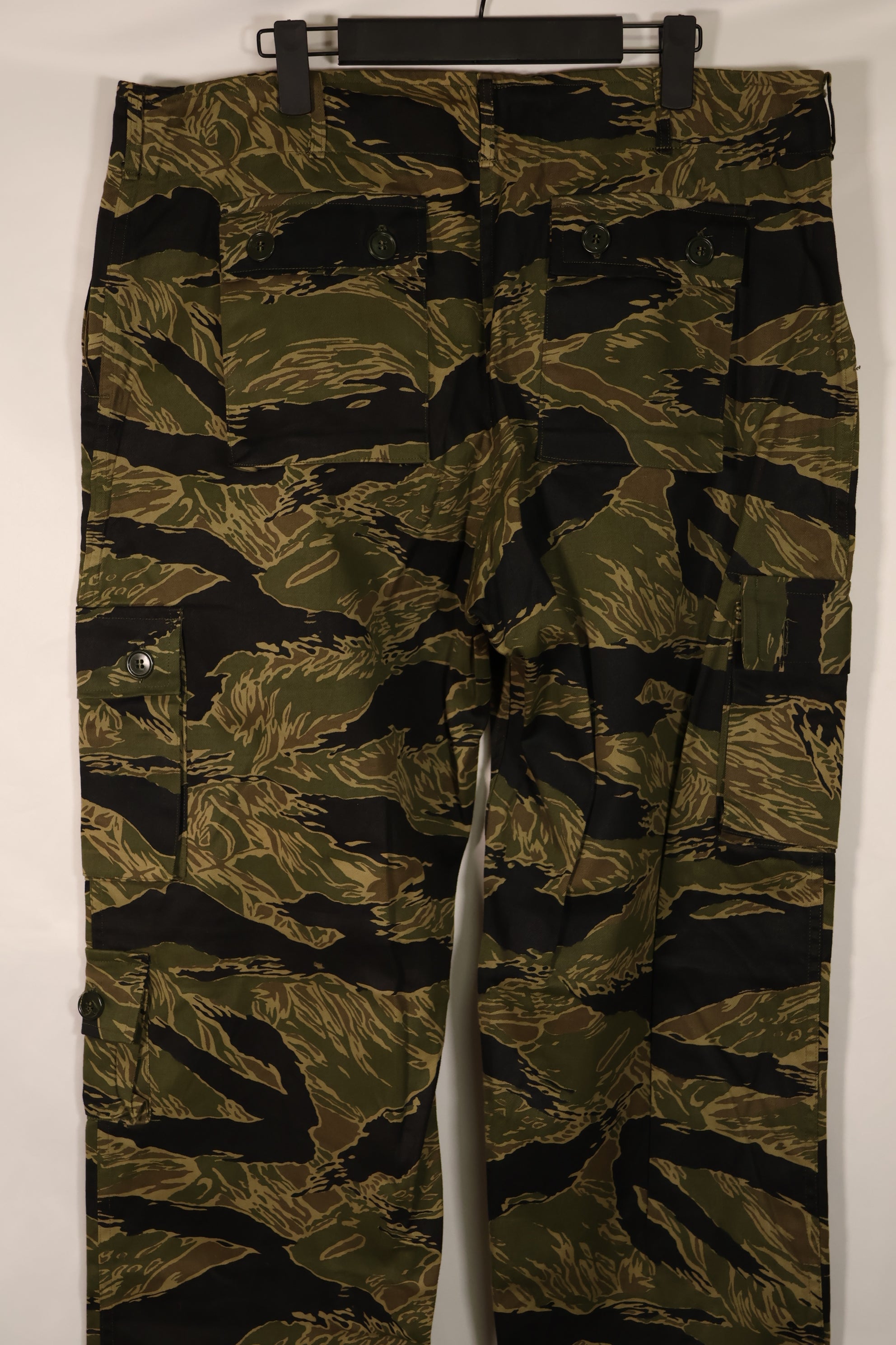 Real deadstock Okinawa Tiger Tiger Stripe Pants US-L in mint condition