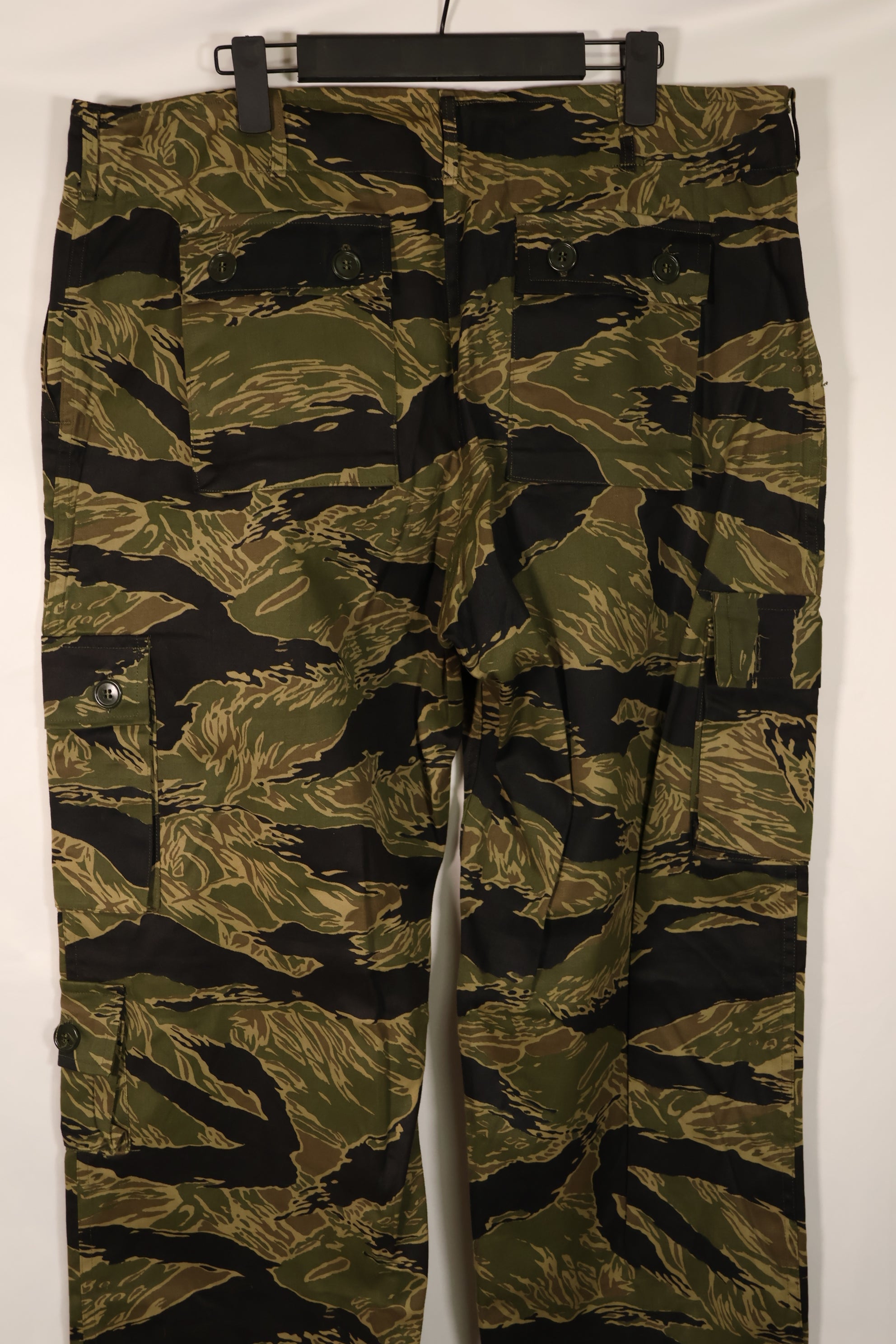 Real deadstock Okinawa Tiger Tiger Stripe Pants US-L in mint condition