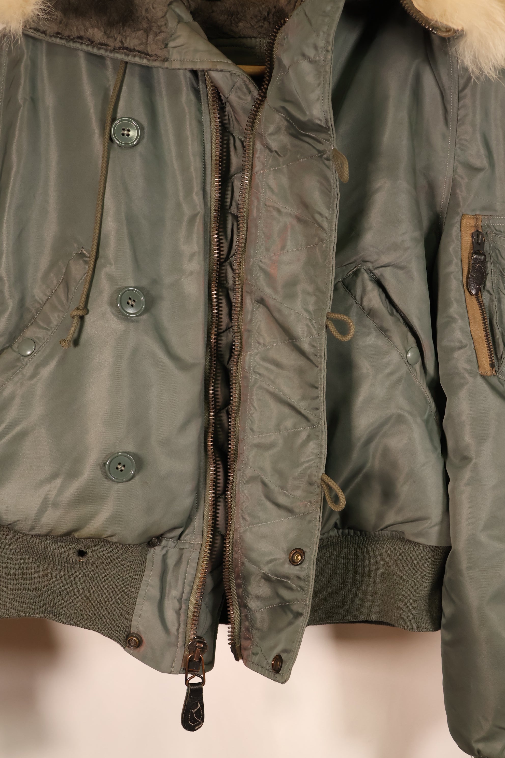 Mid-1950s, MEDIUM, U.S. Air Force (USAF), N2-B Flight Jacket, Used