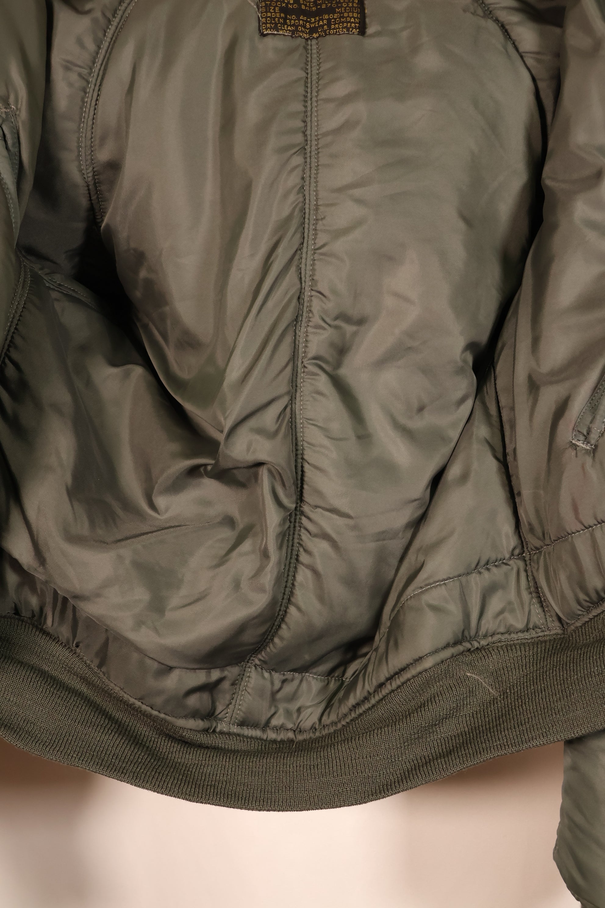 Mid-1950s, MEDIUM, U.S. Air Force (USAF), N2-B Flight Jacket, Used