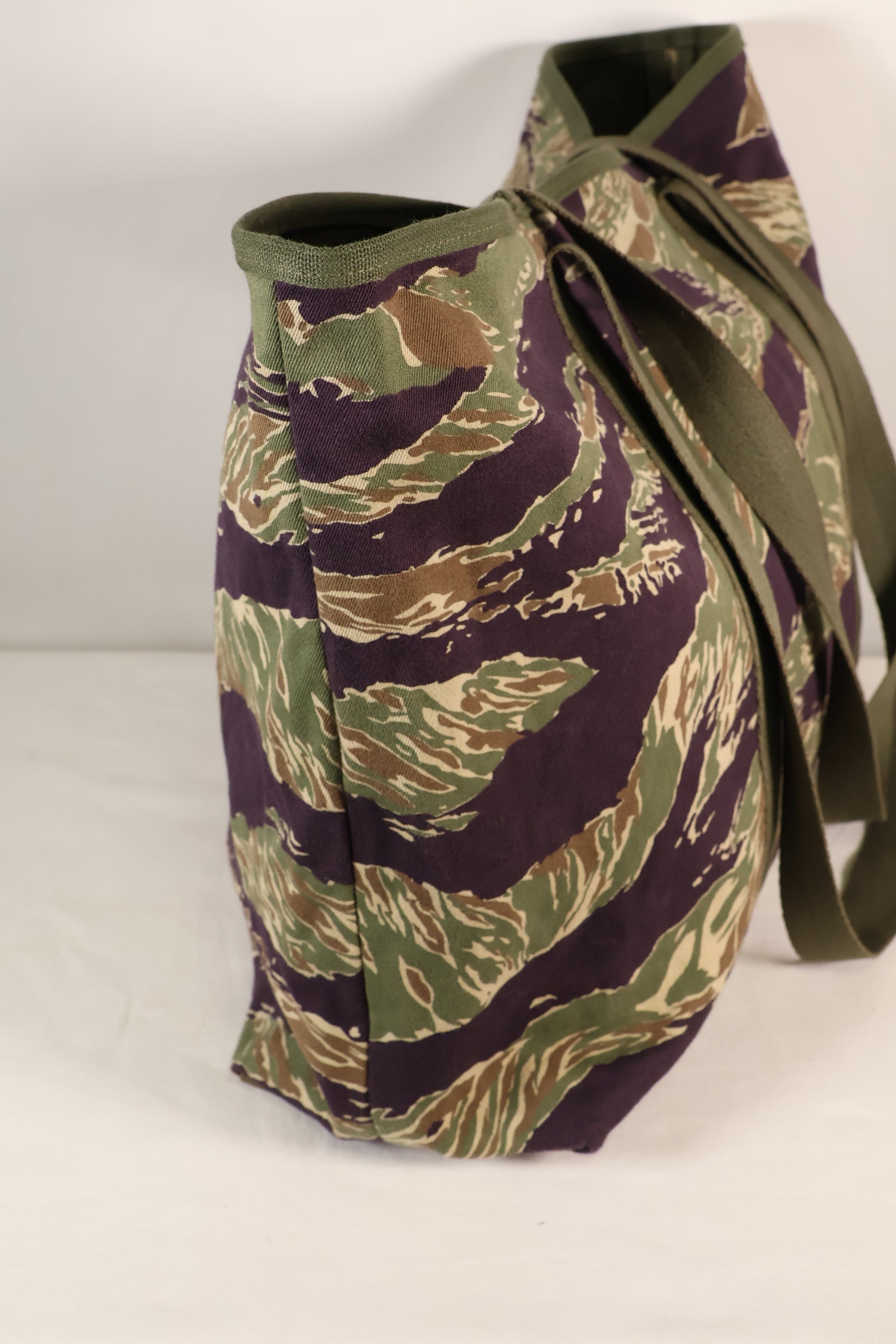 MILITARIA 1911 xSignal Depot 合作冲绳虎纹手提包