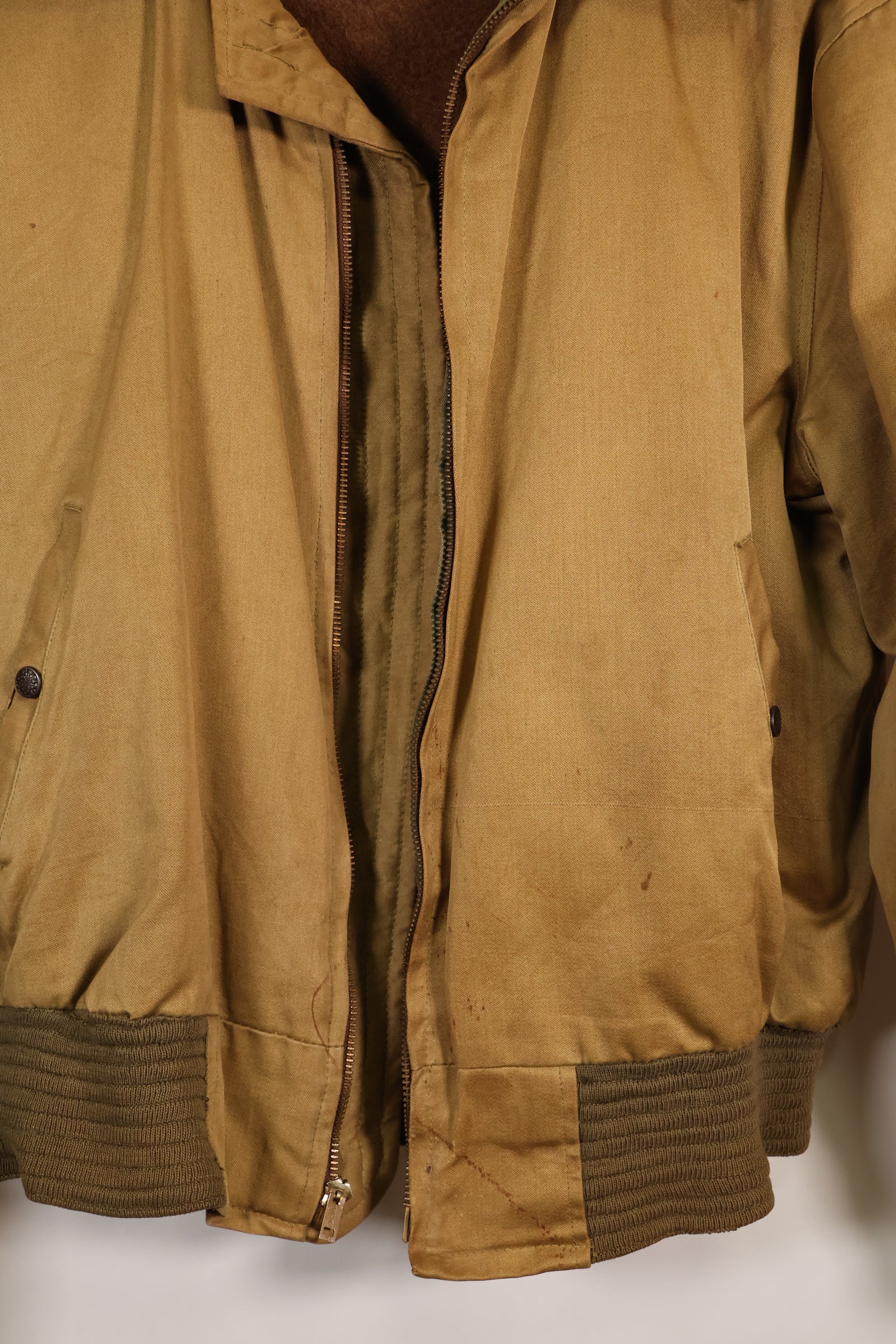 20 世纪 50 年代美国空军 B-15 棉质飞行夹克，商业型号，二手。