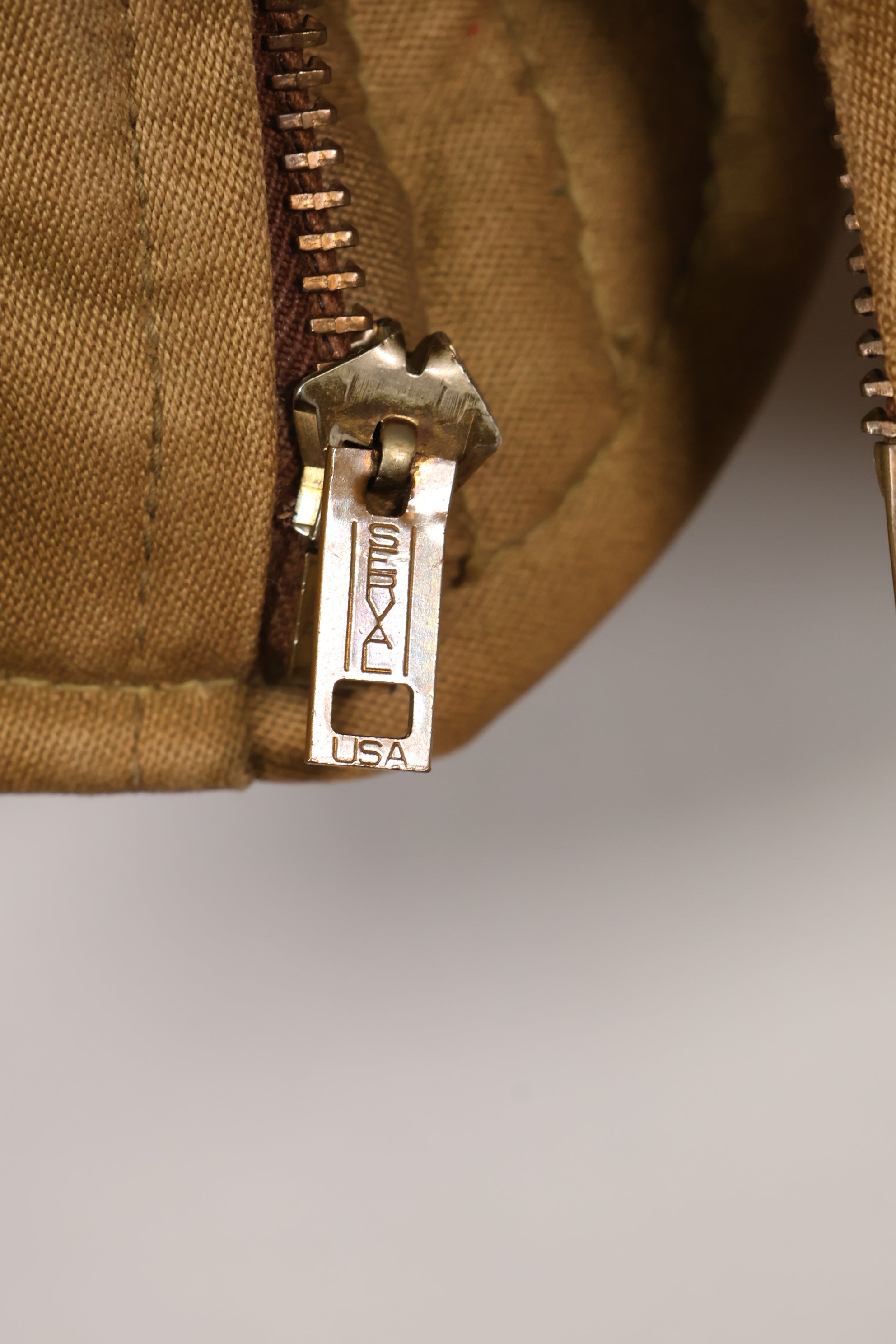 20 世纪 50 年代美国空军 B-15 棉质飞行夹克，商业型号，二手。