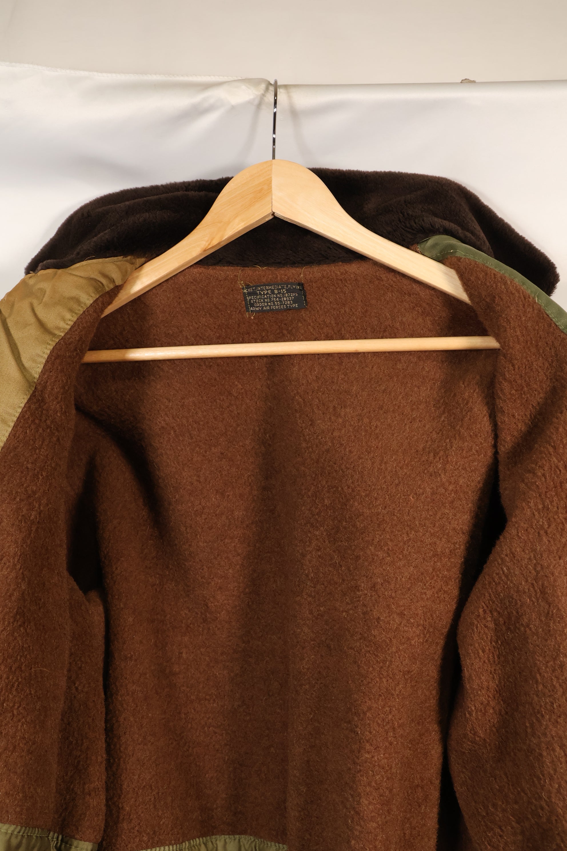 20 世纪 50 年代美国空军 B-15 棉质飞行夹克，商业型号，二手。