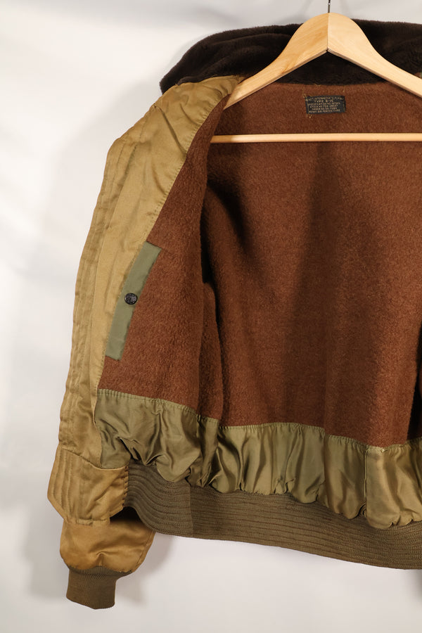 20 世纪 50 年代美国空军 B-15 棉质飞行夹克，商业型号，二手。