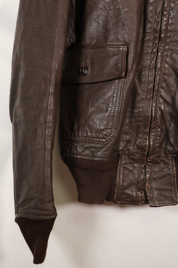 1963 年合同尺寸 44 的美国海军 G-1 飞行夹克，中间款，二手。