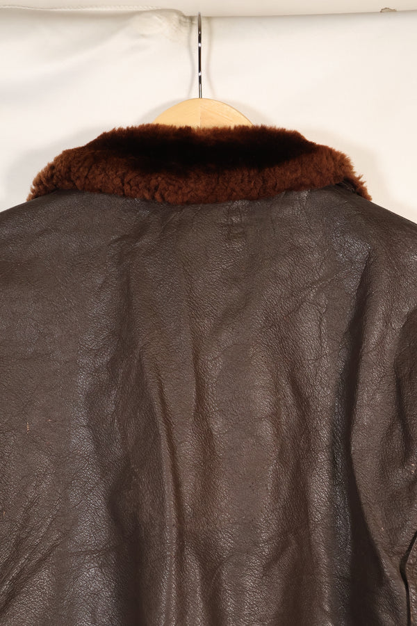 1963 年合同尺寸 44 的美国海军 G-1 飞行夹克，中间款，二手。