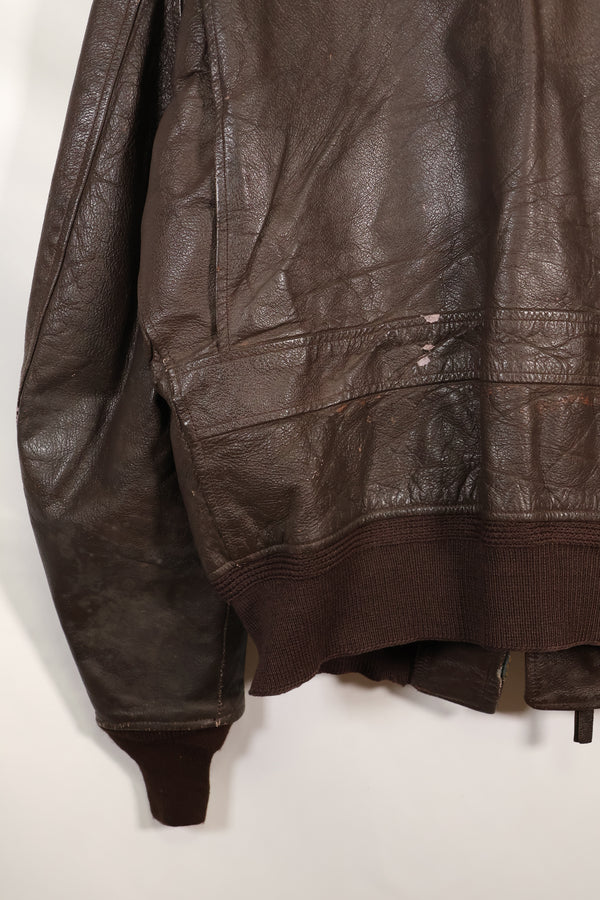 1963 年合同尺寸 44 的美国海军 G-1 飞行夹克，中间款，二手。