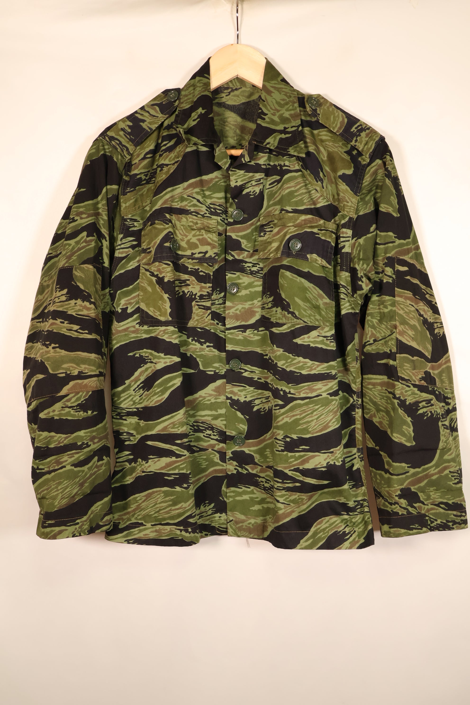 1968 Contract, South Vietnamese Marine Corps, 4th Model VNMC Tiger Stripe Shirt, Virtually Unused, Size A-3