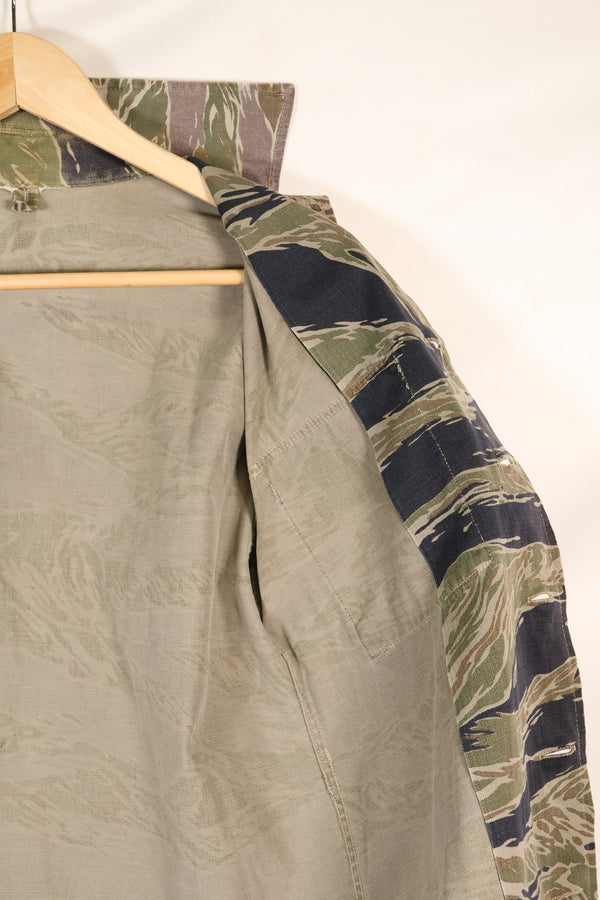 20 世纪 60 年代中期日本银虎亚洲剪裁衬衫，褪色虎纹，二手。