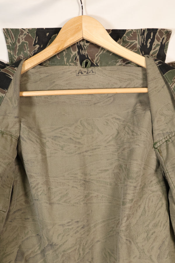 1960 年代日本银虎亚洲剪裁衬衫，虎纹，二手，无袖口。