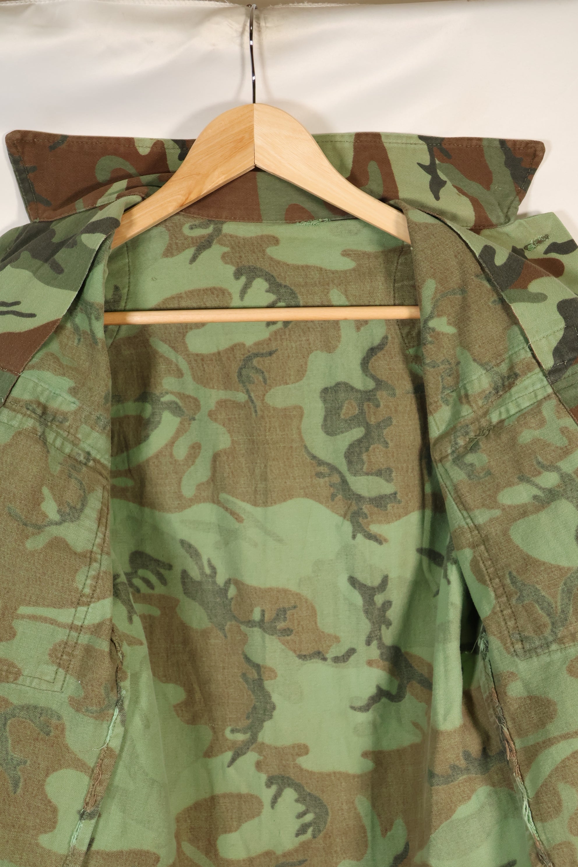 1960 年代南越 ARVN 绿叶迷彩衬衫，二手货。