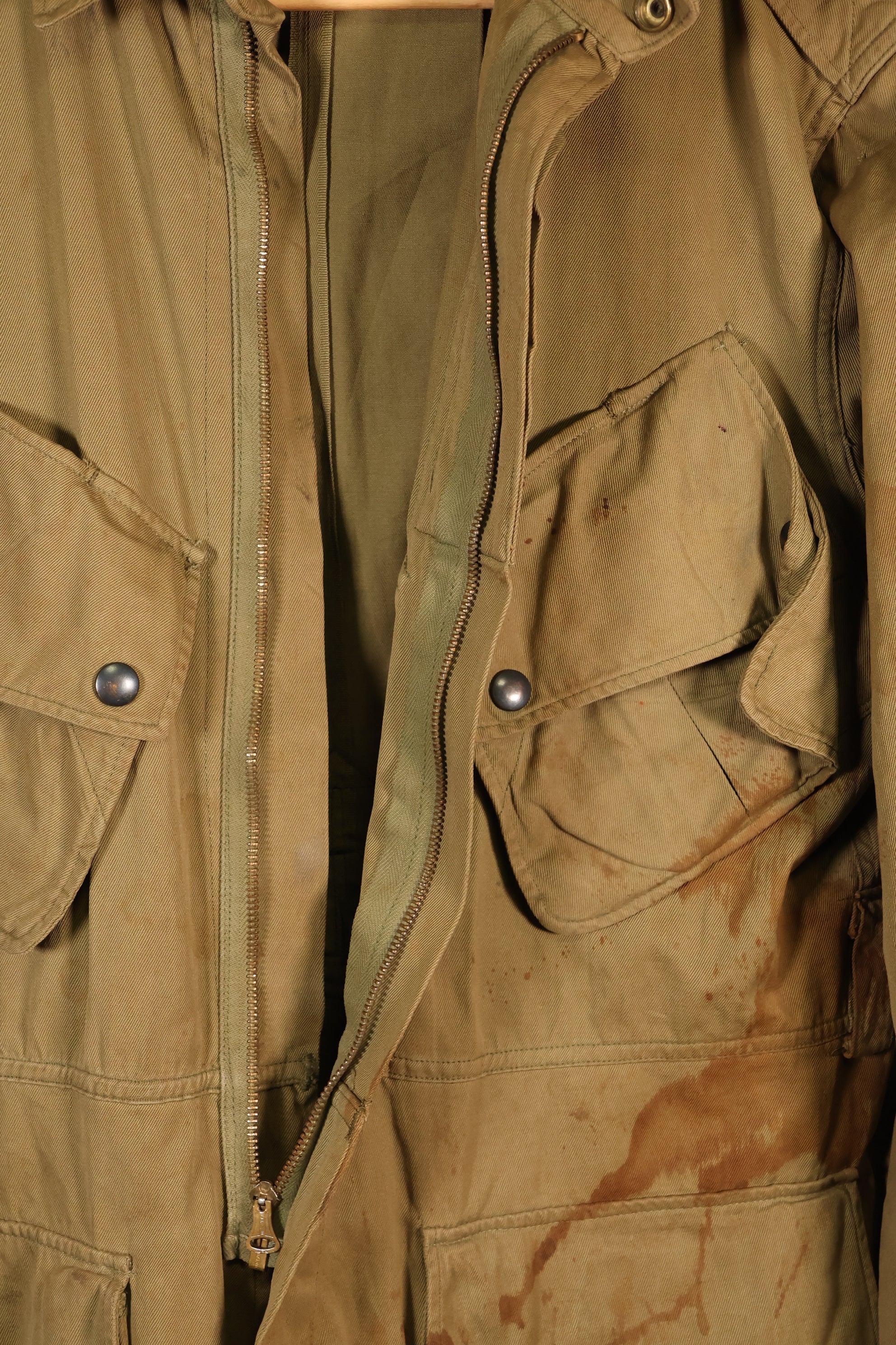 1940 年代 40R 二战 M42 跳伞夹克，无腰带，有污渍，使用过。