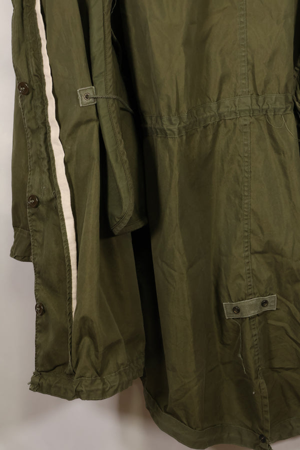 Early 1950s MEDIUM US Army M51 Field Parka, shell only, used.