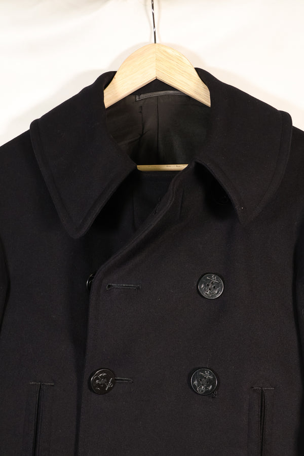 1940's estimated 38 approx. 10 buttons U.S. Navy pea coat in good condition A