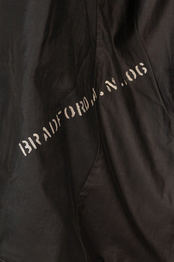 1940's estimated 38 approx. 10 buttons U.S. Navy pea coat in good condition A