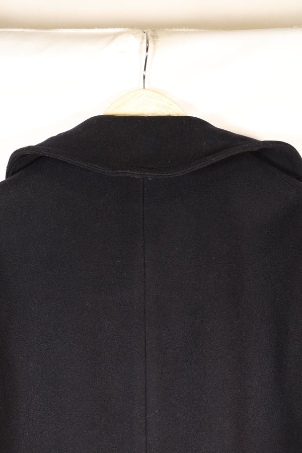 1940's estimated 38 approx. 10 buttons U.S. Navy pea coat in good condition B