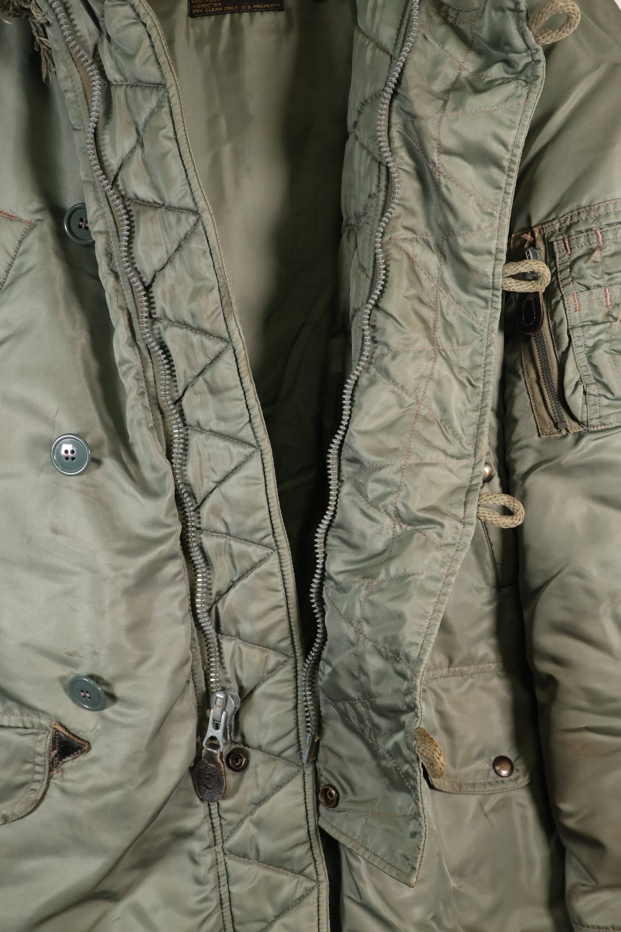 20 世纪 50 年代中号黑色标签 N-3B Heavy Zone 飞行夹克，二手。