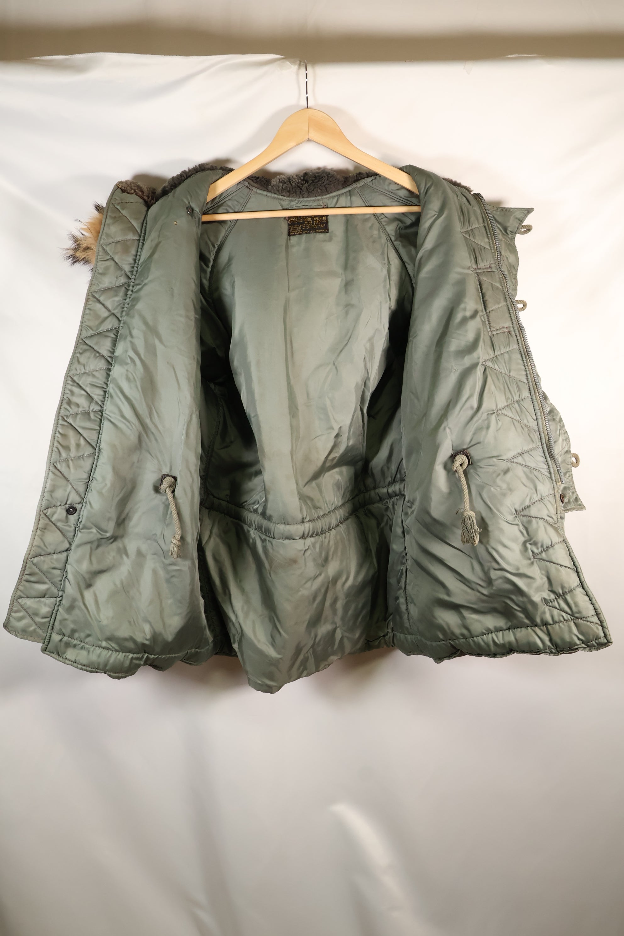 20 世纪 50 年代中号黑色标签 N-3B Heavy Zone 飞行夹克，二手。