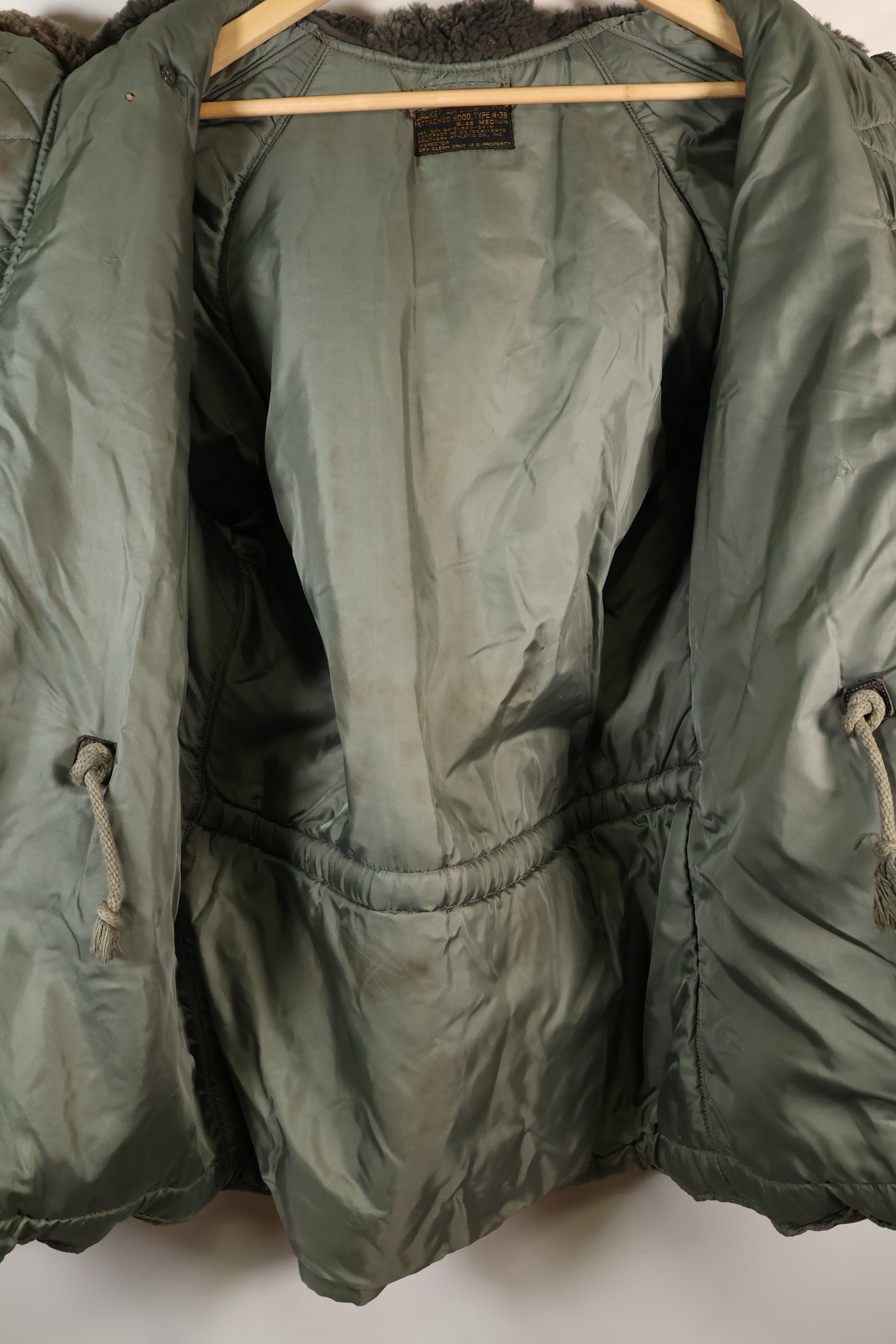 20 世纪 50 年代中号黑色标签 N-3B Heavy Zone 飞行夹克，二手。