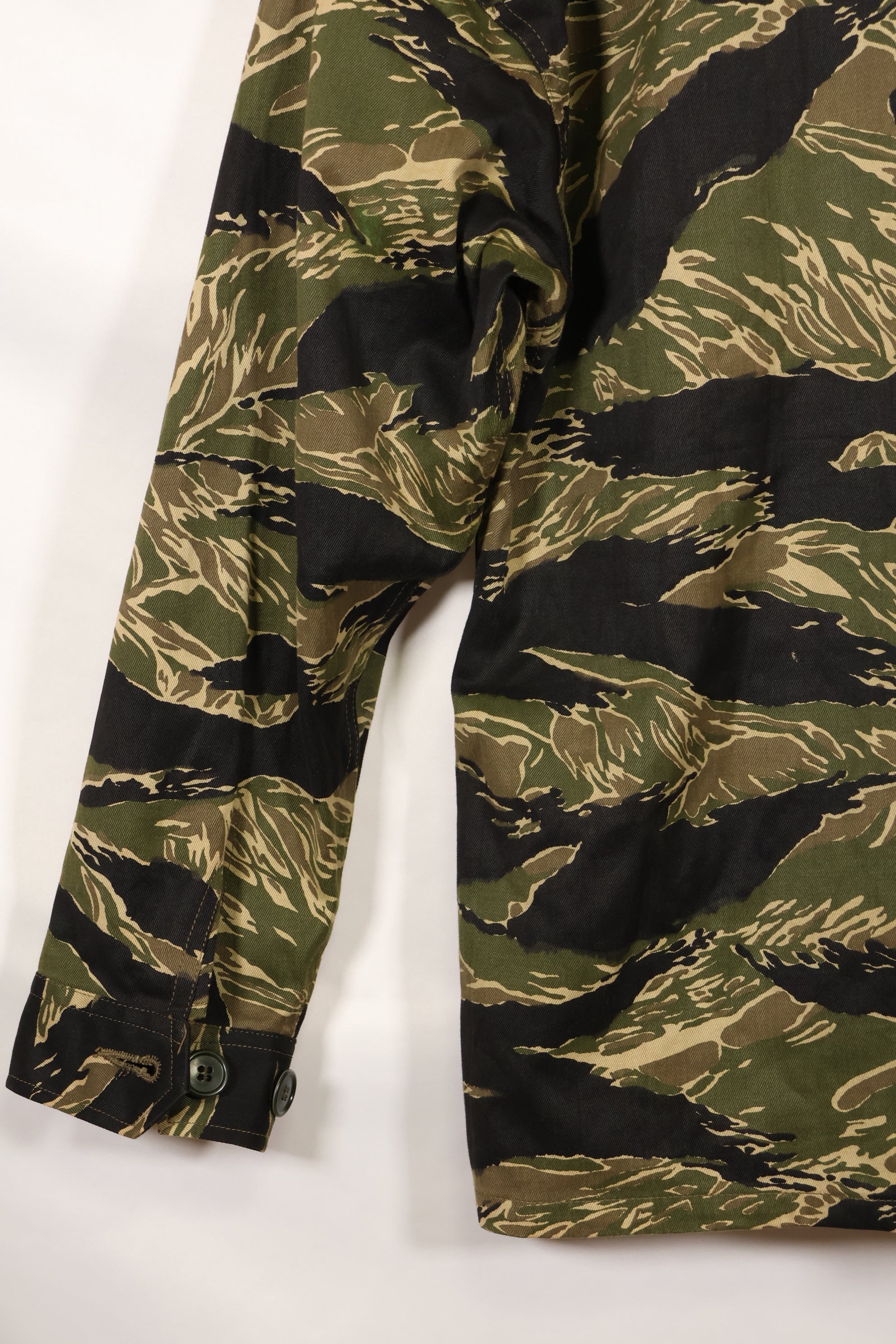 1960s Deadstock A-M Okinawa Tiger Tiger Stripe Shirt Asian Cut