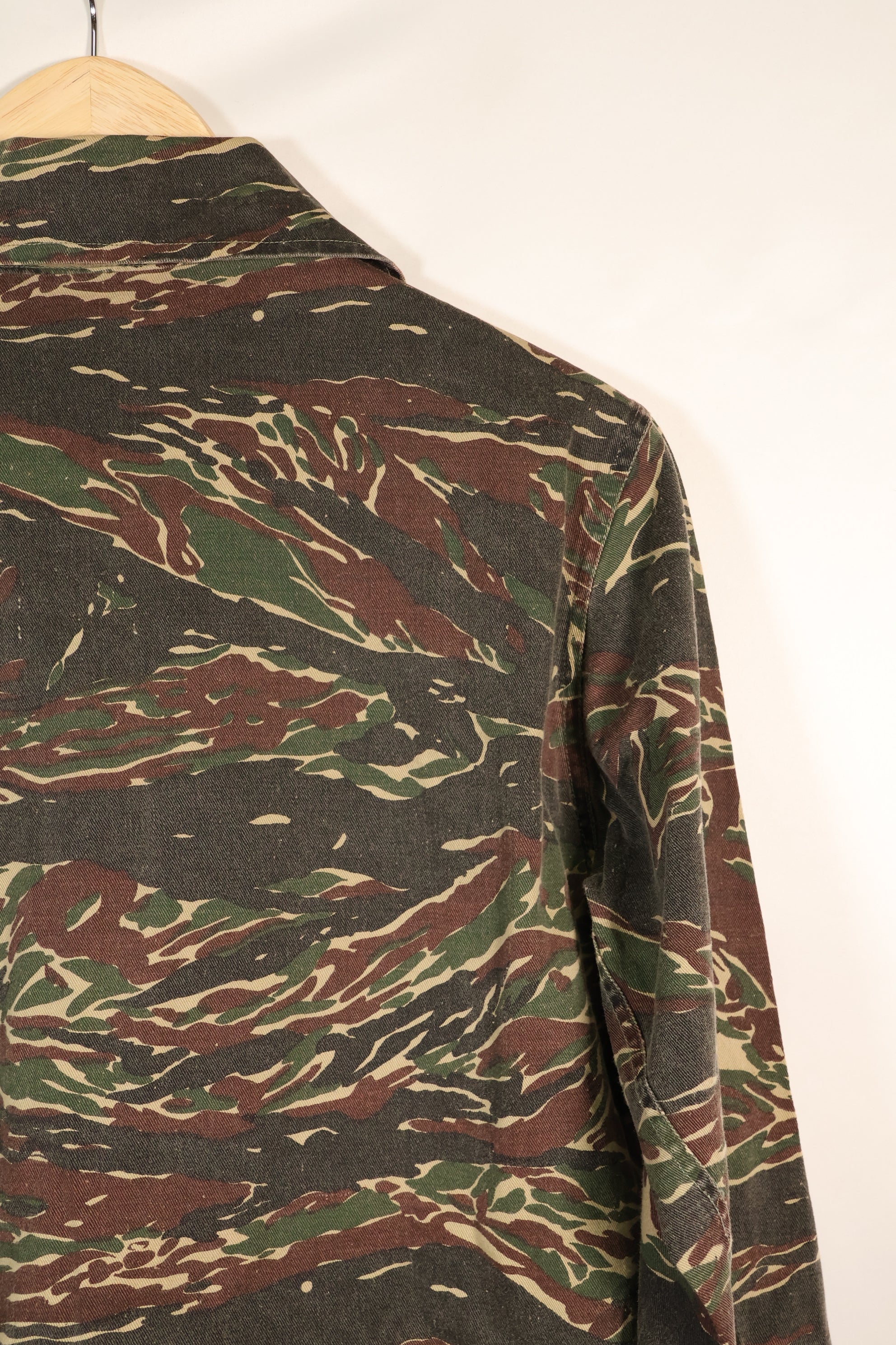 1970s Silver Tiger Tiger Stripe Shirt Tie Tiger 4 Pockets Used