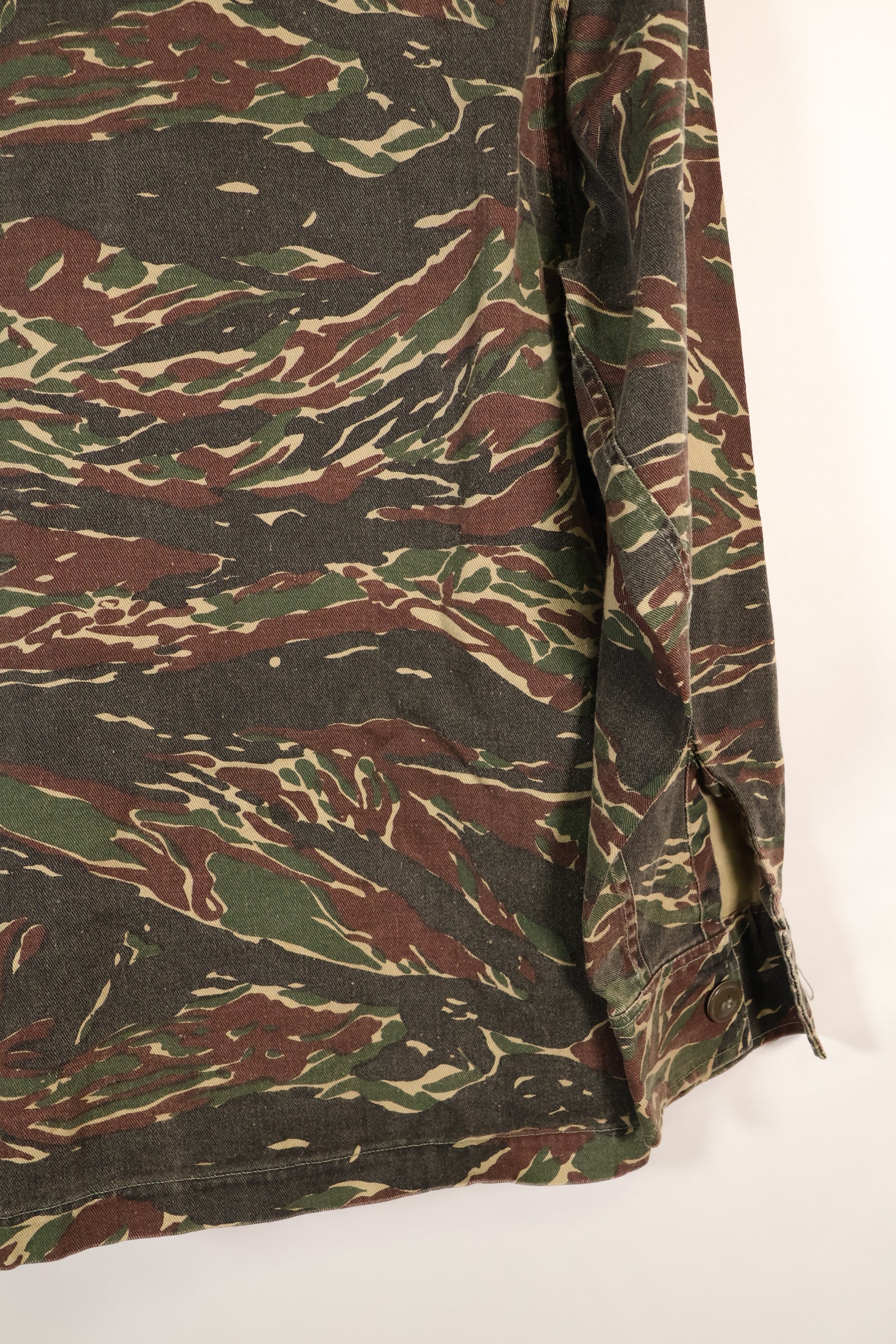 1970s Silver Tiger Tiger Stripe Shirt Tie Tiger 4 Pockets Used