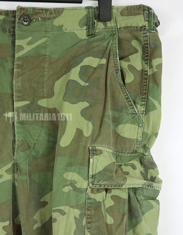 Original non ripstop fabric ERDL jungle fatigues pants, faded, scratched.